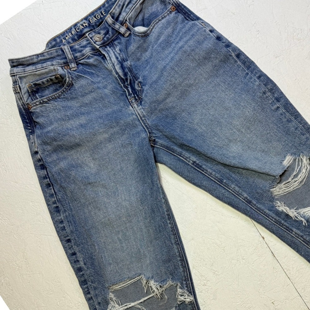 American Eagle Strigid Mom Jeans Womens 2 Short Blue Distressed Ripped High Rise